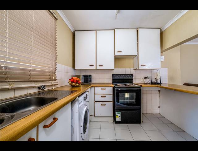 2 BEDROOM TOWNHOUSE FOR SALE IN SUNDOWNER